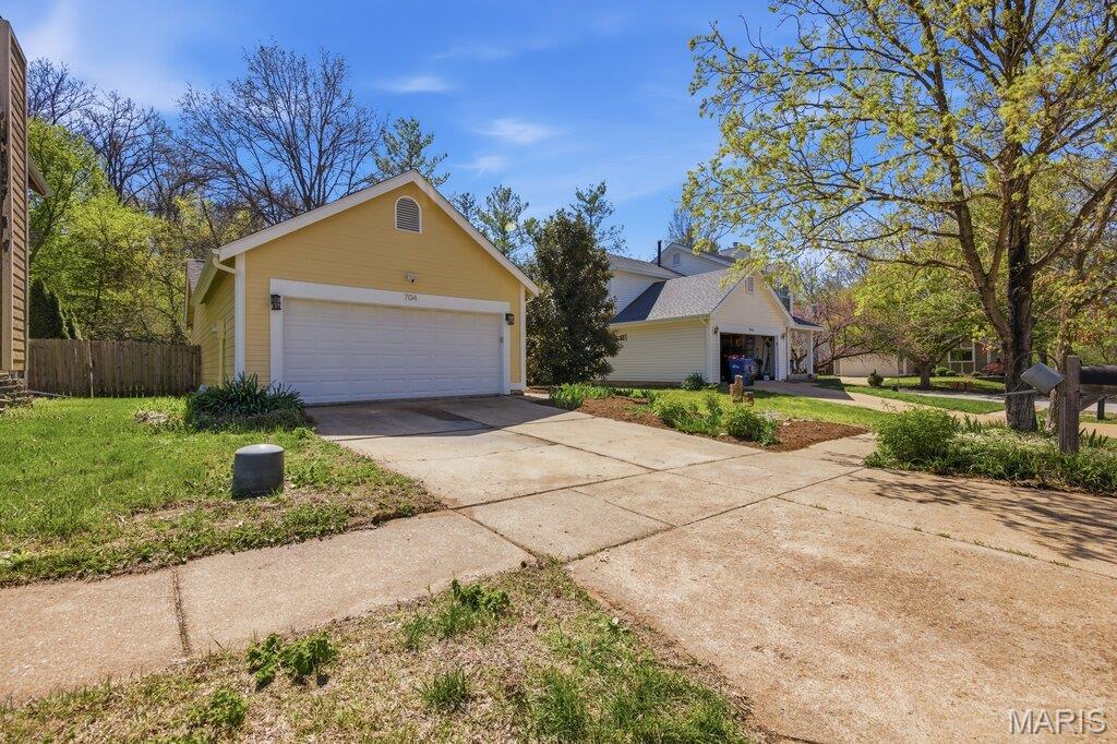 704 Ginger Wood Court Ballwin, MO 63021 - Photo 3 of 36