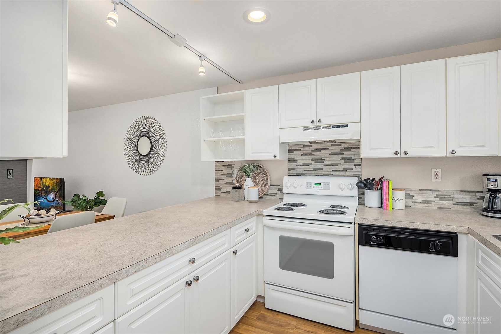 8017 196th Street Southwest, Unit B2 Edmonds, WA 98026 - Photo 7 of 22 Gallery Image 7