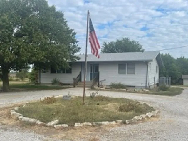 $209,900 | 2044 Arrowhead Road, Moundridge, KS 67107