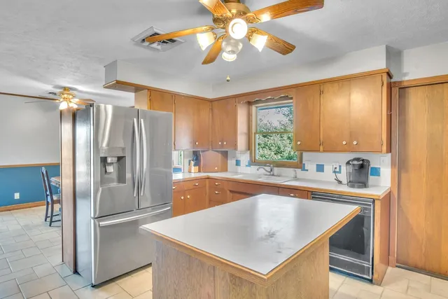 $209,900 | 2044 Arrowhead Road, Moundridge, KS 67107