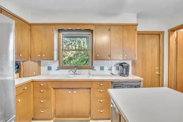 $209,900 | 2044 Arrowhead Road, Moundridge, KS 67107