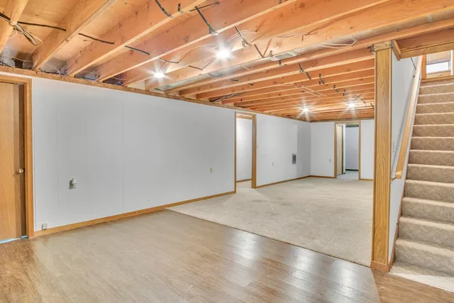 $209,900 | 2044 Arrowhead Road, Moundridge, KS 67107