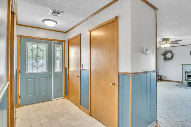 $209,900 | 2044 Arrowhead Road, Moundridge, KS 67107