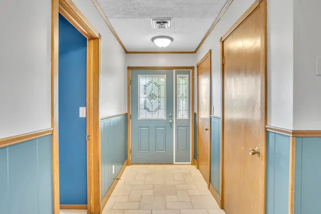 $209,900 | 2044 Arrowhead Road, Moundridge, KS 67107