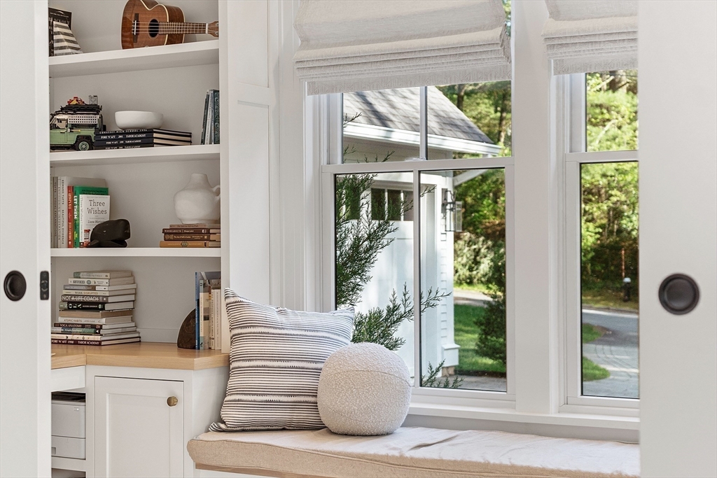 65 Locust Avenue Lexington, MA 02421 - Photo 9 of 42