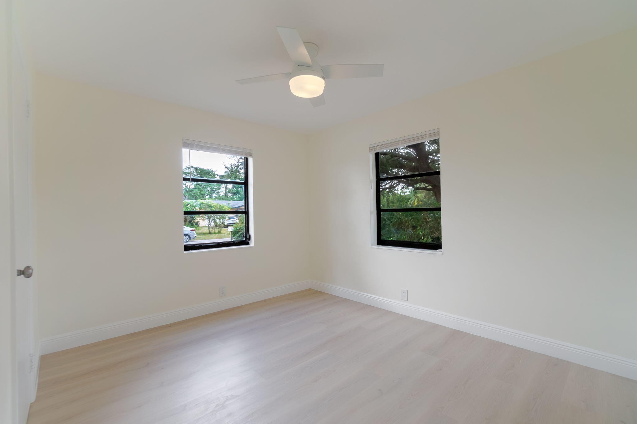 4087 Foss Road Lake Worth, FL 33461 - Photo 8 of 28 12-web-or-mls-DSC09449-Enhanced-NR