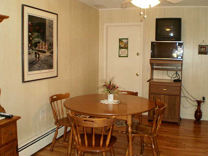 11 Fox Ridge Crescent, Unit 11 Warwick, RI 02886 - Photo 16 of 16 Dining Area.
