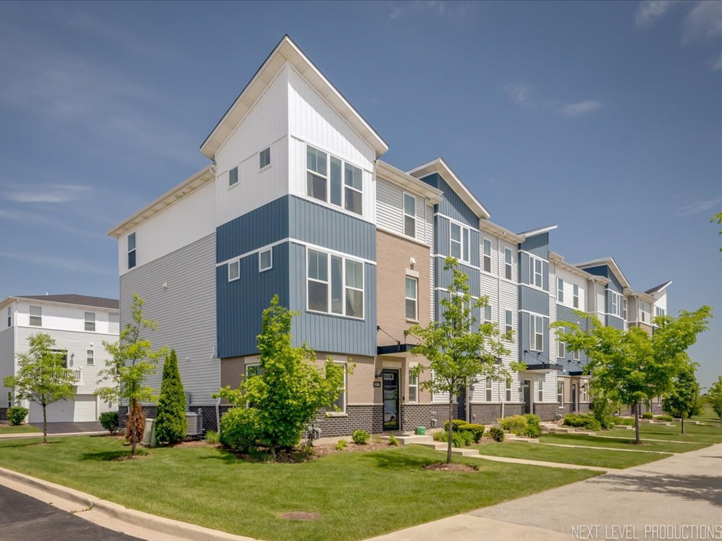 4186 Irving Road Aurora, IL 60504 - Photo 1 of 31 Gallery Image 1