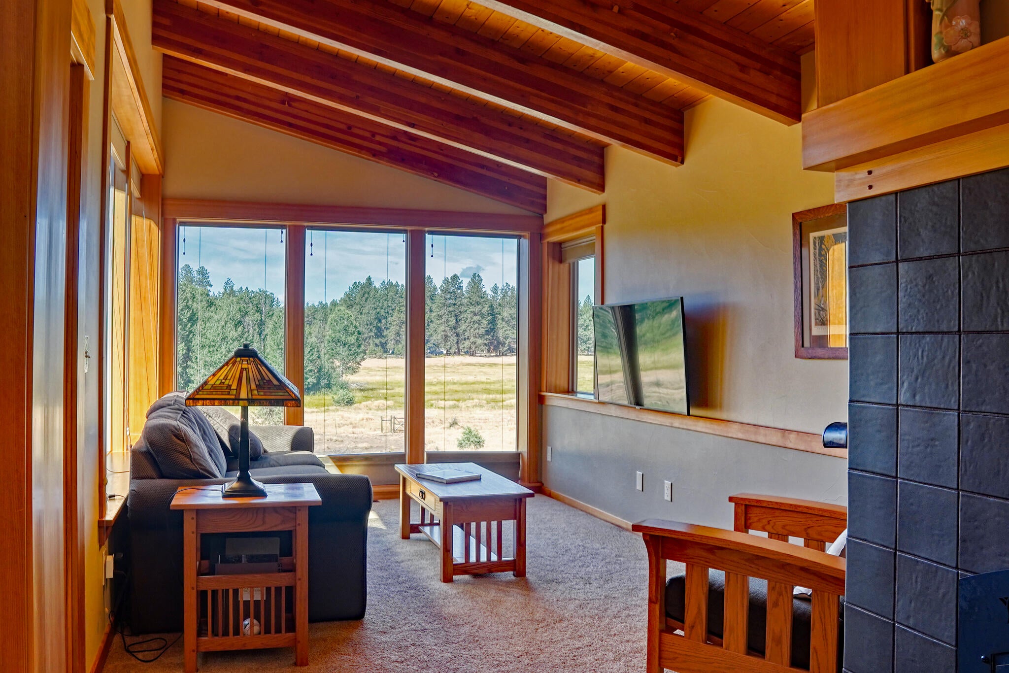 69933 Meadow View Road Sisters, OR 97759 - Photo 17 of 44 Sun Room