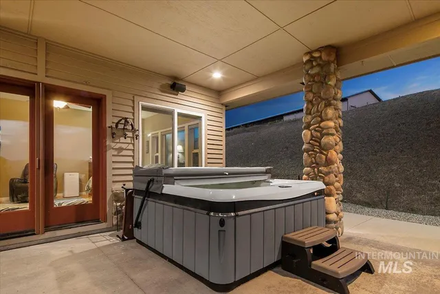 $1,500,000 | 12 Coyote Point, Horseshoe Bend, ID 83629