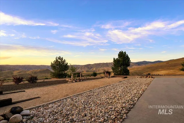 $1,500,000 | 12 Coyote Point, Horseshoe Bend, ID 83629