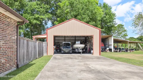 $375,000 | 1049 Honey Comb Drive, Cade, LA 70582