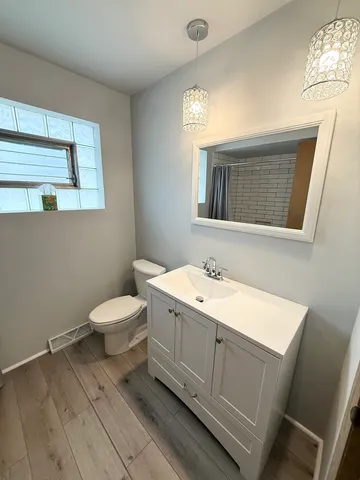 $329,900 | 2656 West 98th Place, Evergreen Park, IL 60805