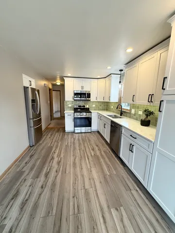 $329,900 | 2656 West 98th Place, Evergreen Park, IL 60805