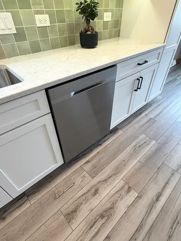 $329,900 | 2656 West 98th Place, Evergreen Park, IL 60805