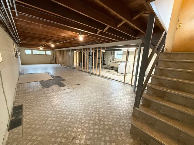 $329,900 | 2656 West 98th Place, Evergreen Park, IL 60805