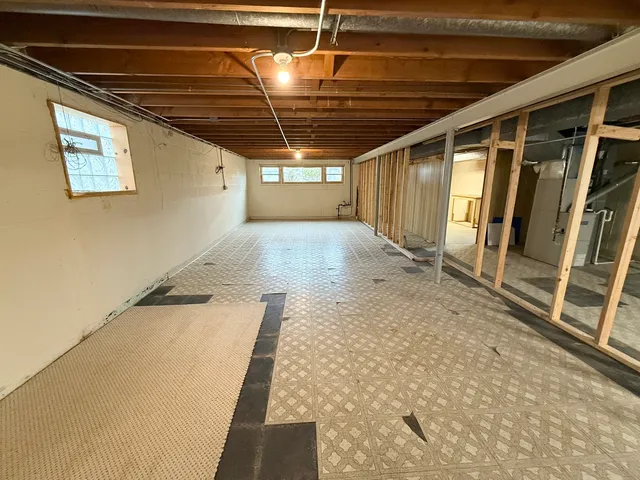 $329,900 | 2656 West 98th Place, Evergreen Park, IL 60805