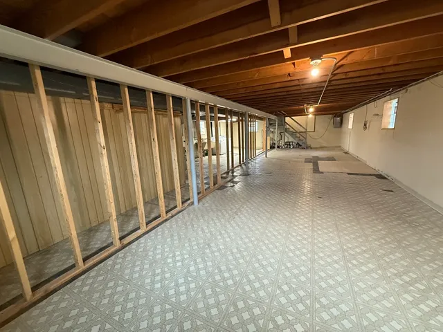 $329,900 | 2656 West 98th Place, Evergreen Park, IL 60805