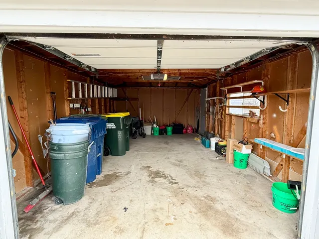 $329,900 | 2656 West 98th Place, Evergreen Park, IL 60805