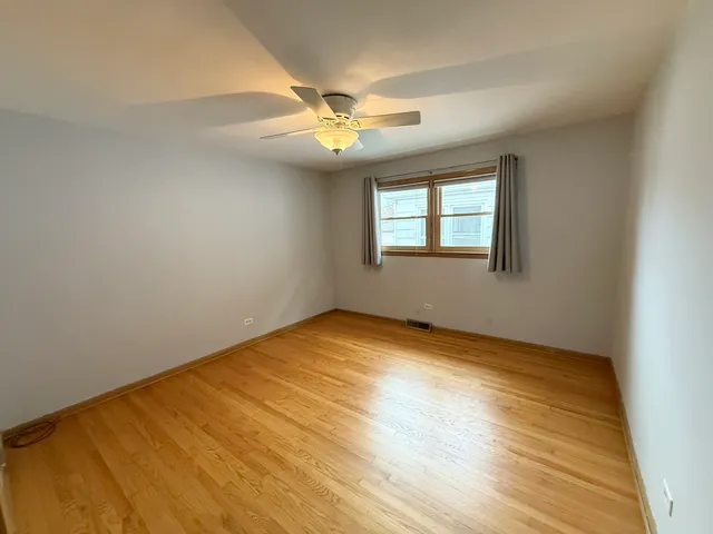 $329,900 | 2656 West 98th Place, Evergreen Park, IL 60805