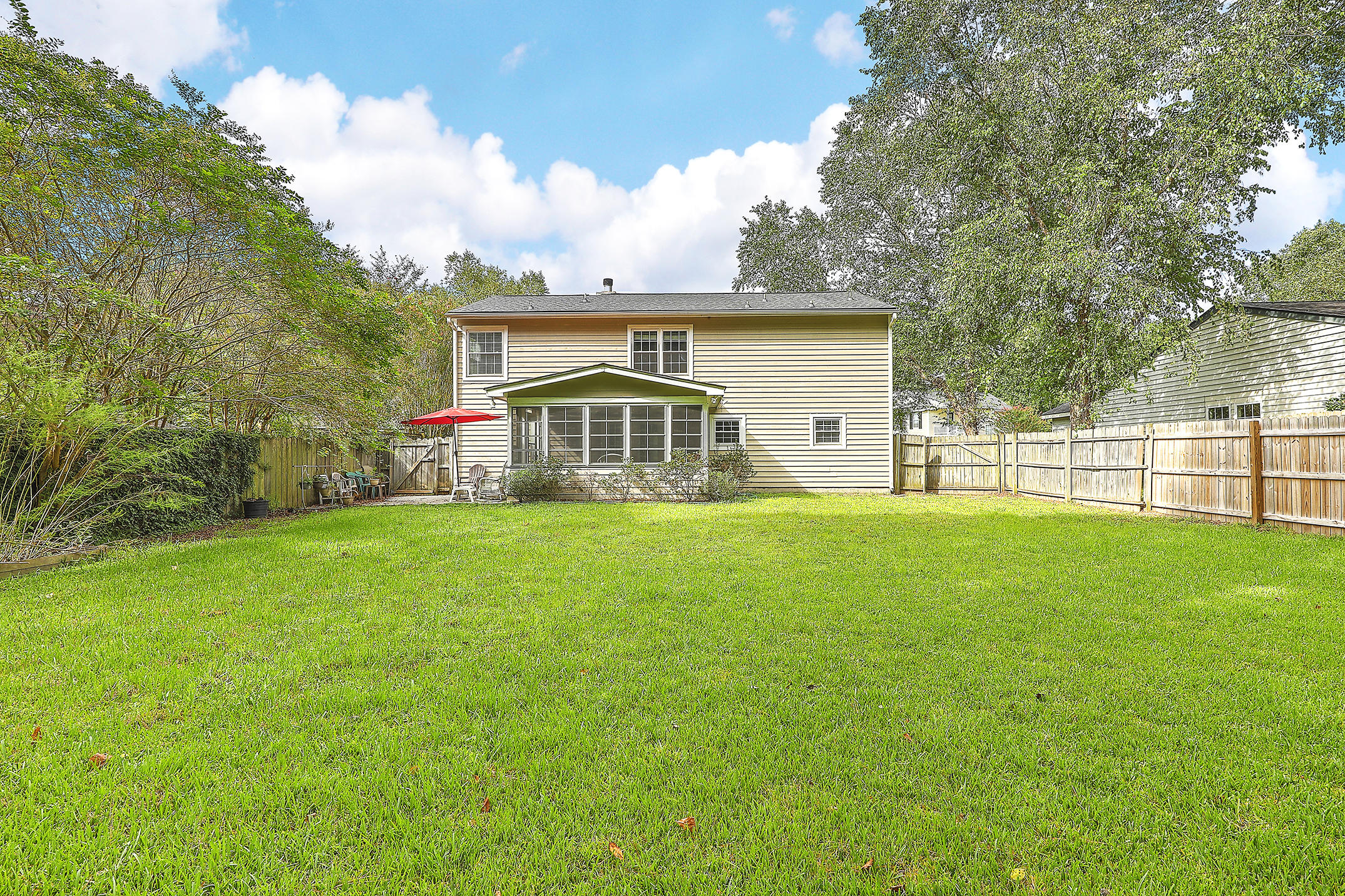 556 Castle Hall Road Mount Pleasant, SC 29464 - Photo 22 of 25 1R3A8630_1_2_3_4_5_6