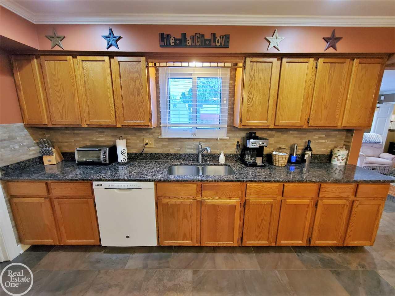 50710 Ryan Road Utica, MI 48317 - Photo 22 of 76