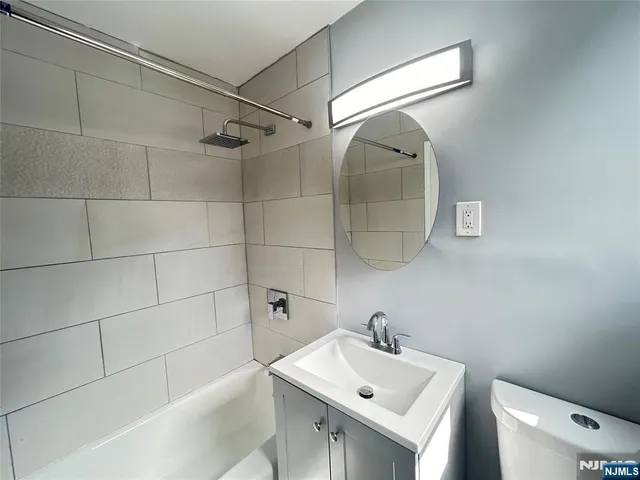 $1,749 | 320 Claremont Avenue, Unit A6, Montclair, NJ 07042