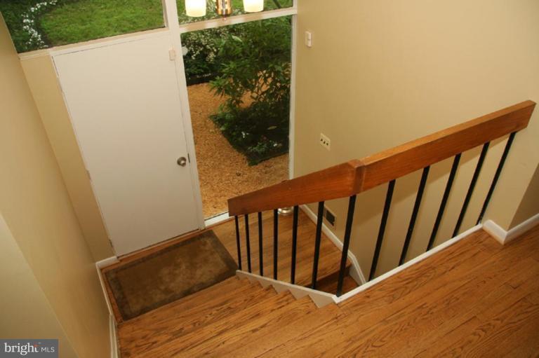 702 Cold Bottom Road Sparks Glencoe, MD 21152 - Photo 12 of 27 Staircase
