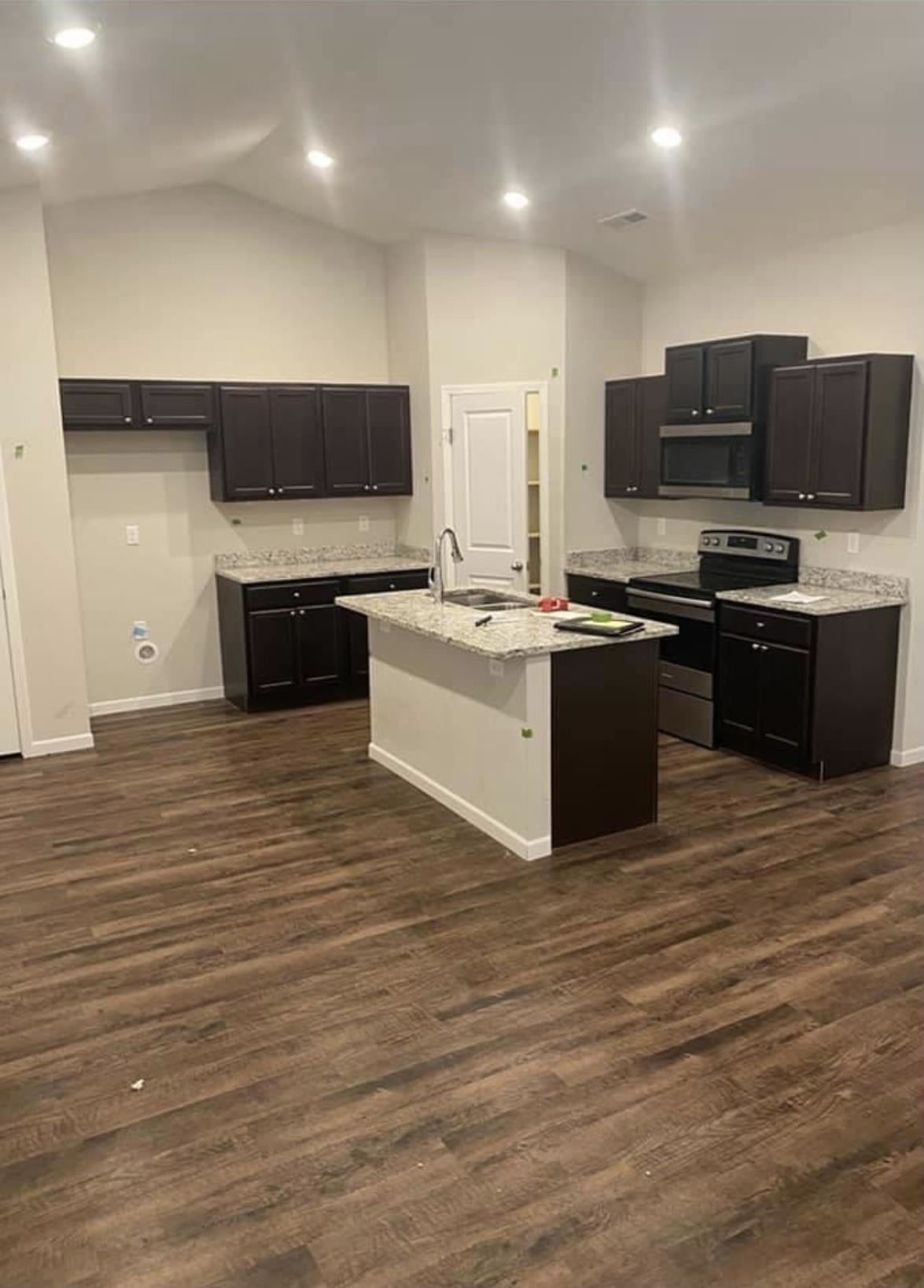 458 South Longbranch Drive, Unit 2 Maize, KS 67101 - Photo 3 of 5