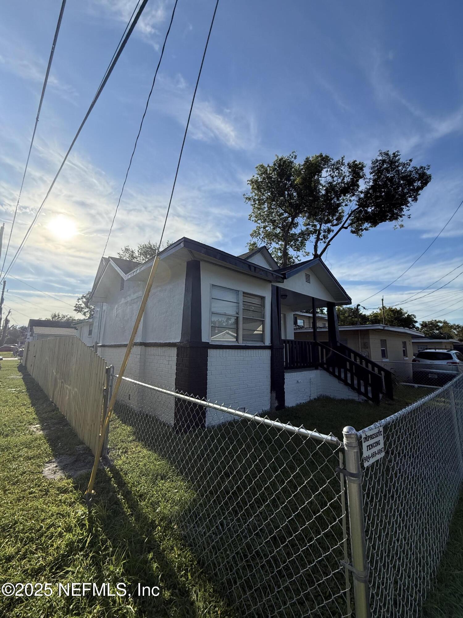 830 Rushing Street Jacksonville, FL 32209 - Photo 2 of 6 a balcony view with a sink