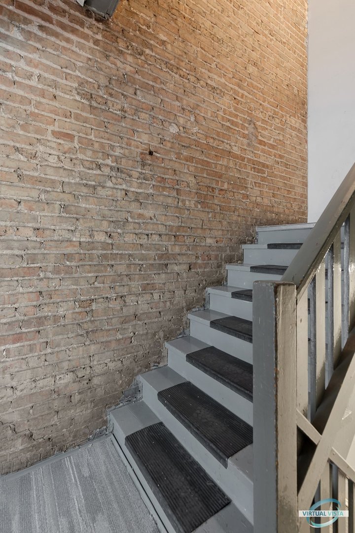 1521 North Springfield Avenue Chicago, IL 60651 - Photo 23 of 40 a view of entryway