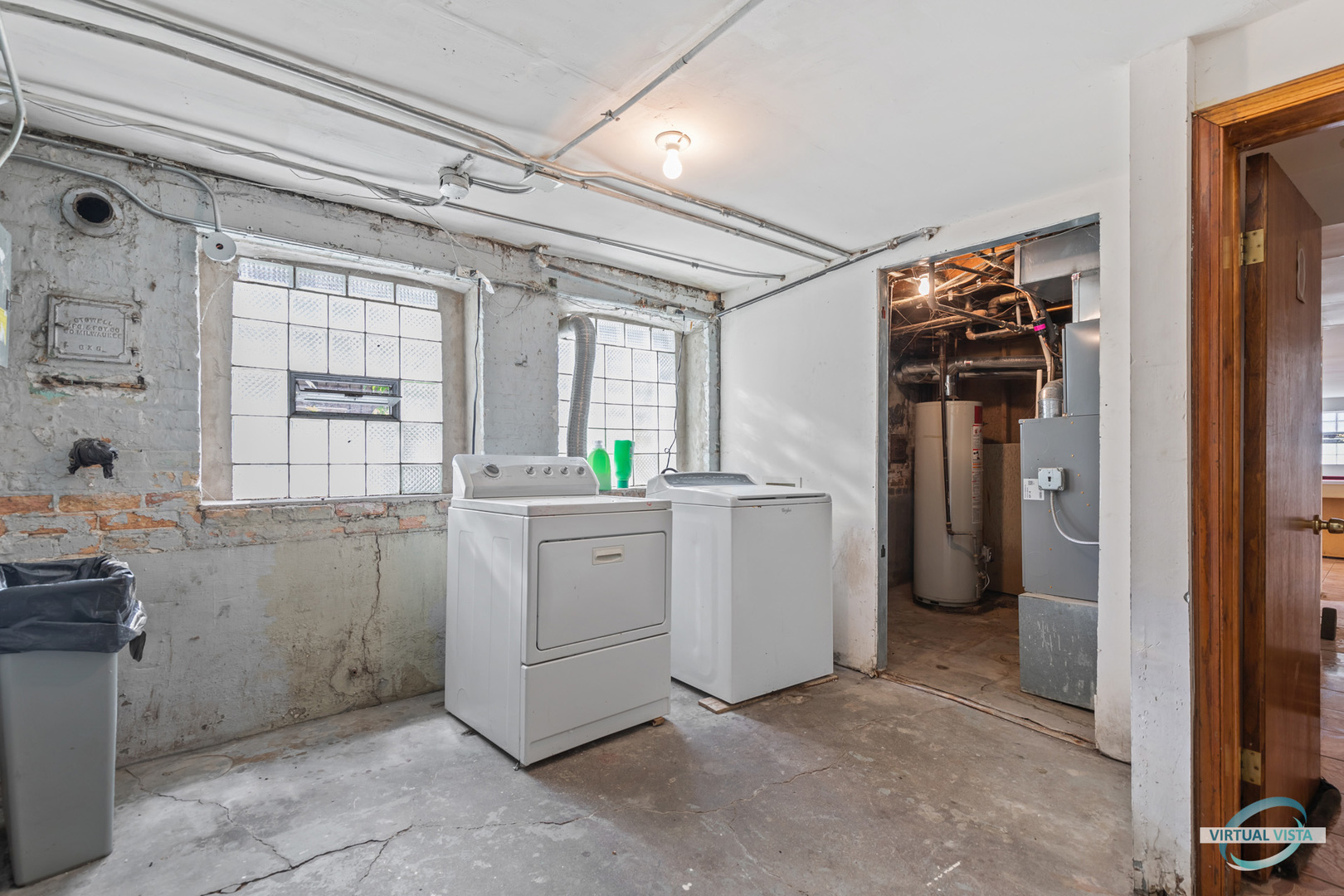 1521 North Springfield Avenue Chicago, IL 60651 - Photo 36 of 40 a room with storage and utility