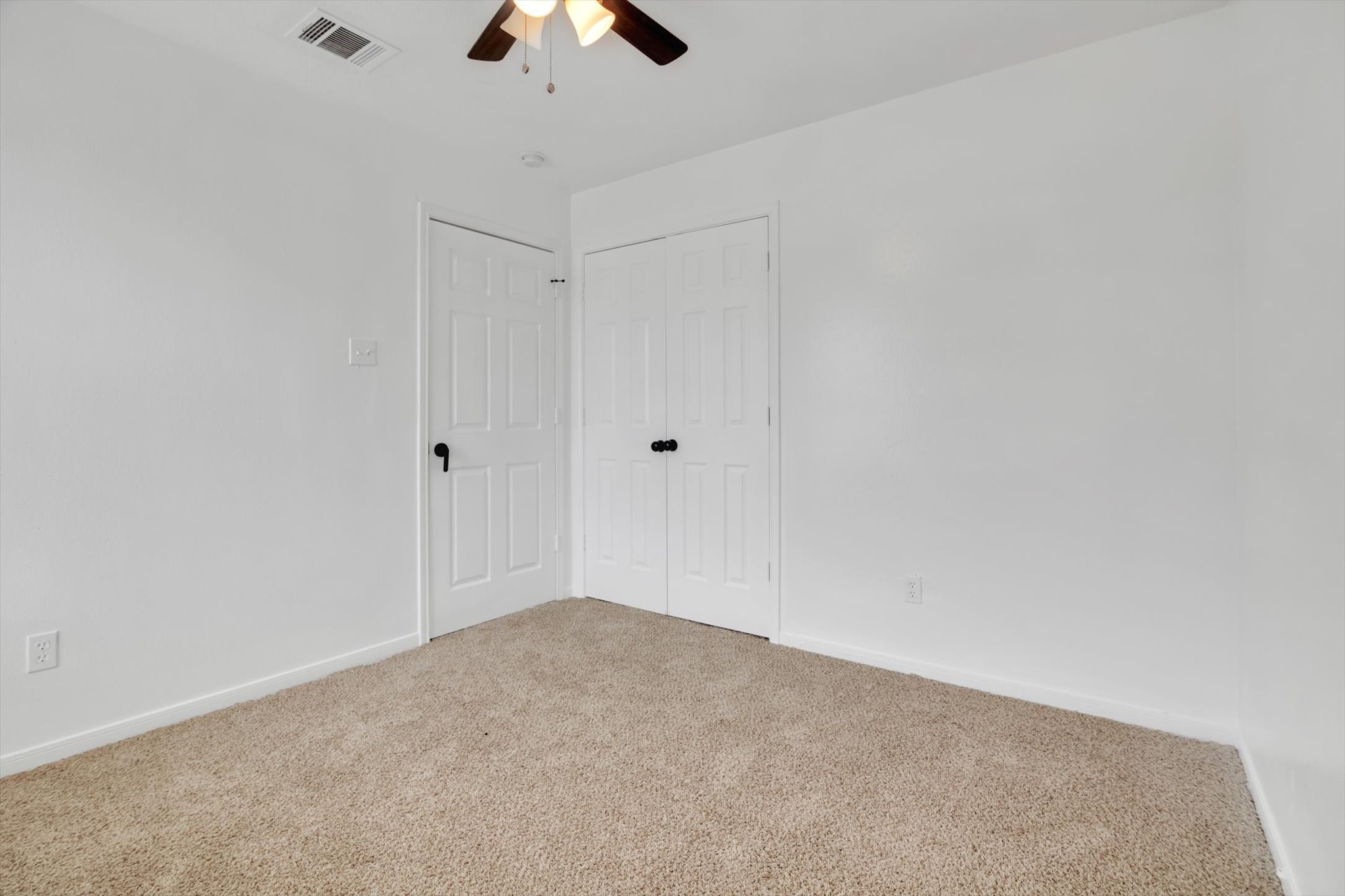6933 Liverpool Street, Unit A Houston, TX 77021 - Photo 20 of 49 a view of an empty room