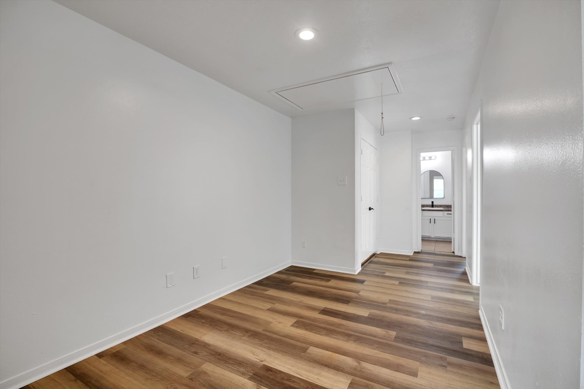 6933 Liverpool Street, Unit A Houston, TX 77021 - Photo 27 of 49 a view of an empty room and window