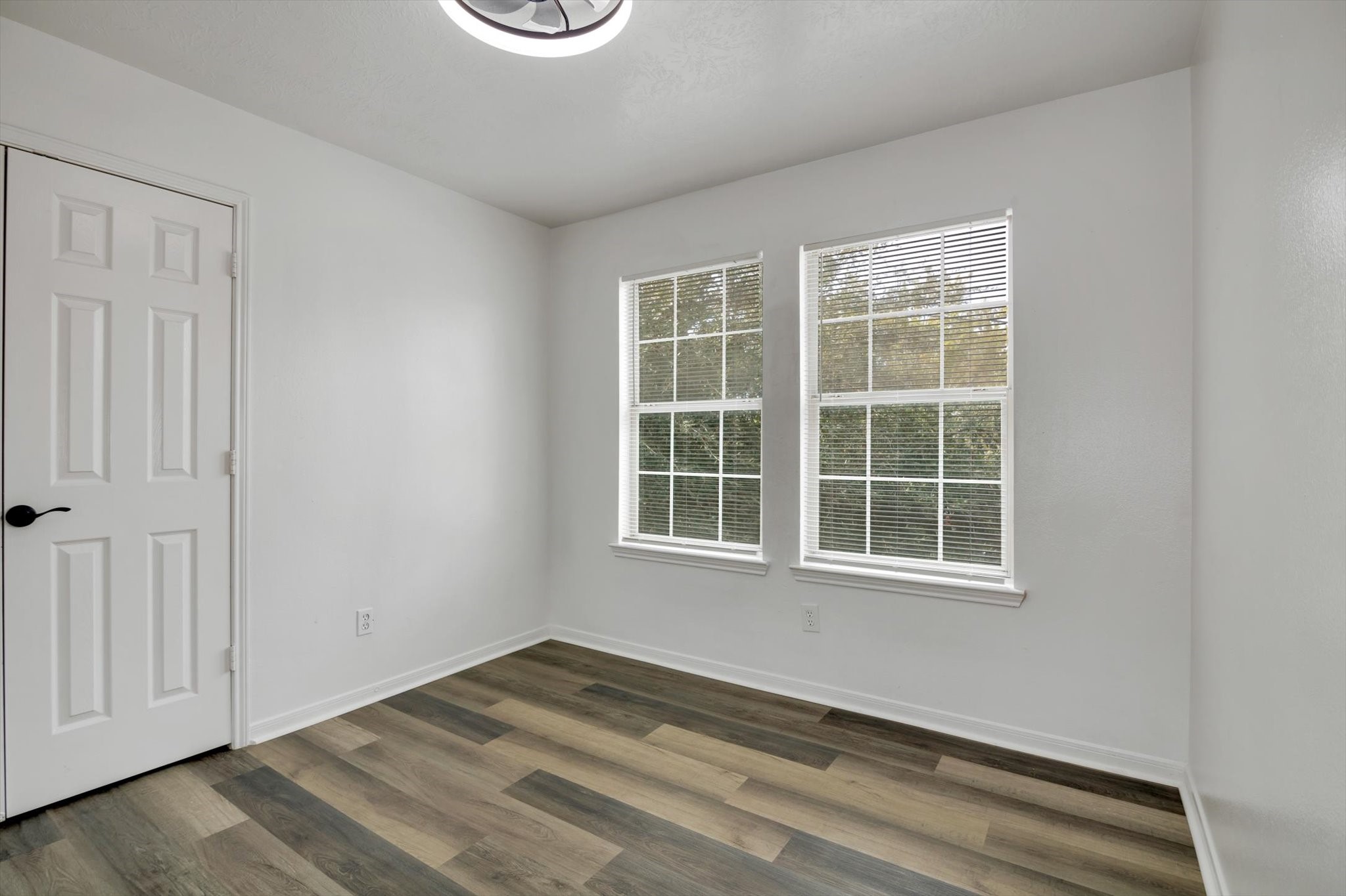 6933 Liverpool Street, Unit A Houston, TX 77021 - Photo 31 of 49 a view of an empty room with a window
