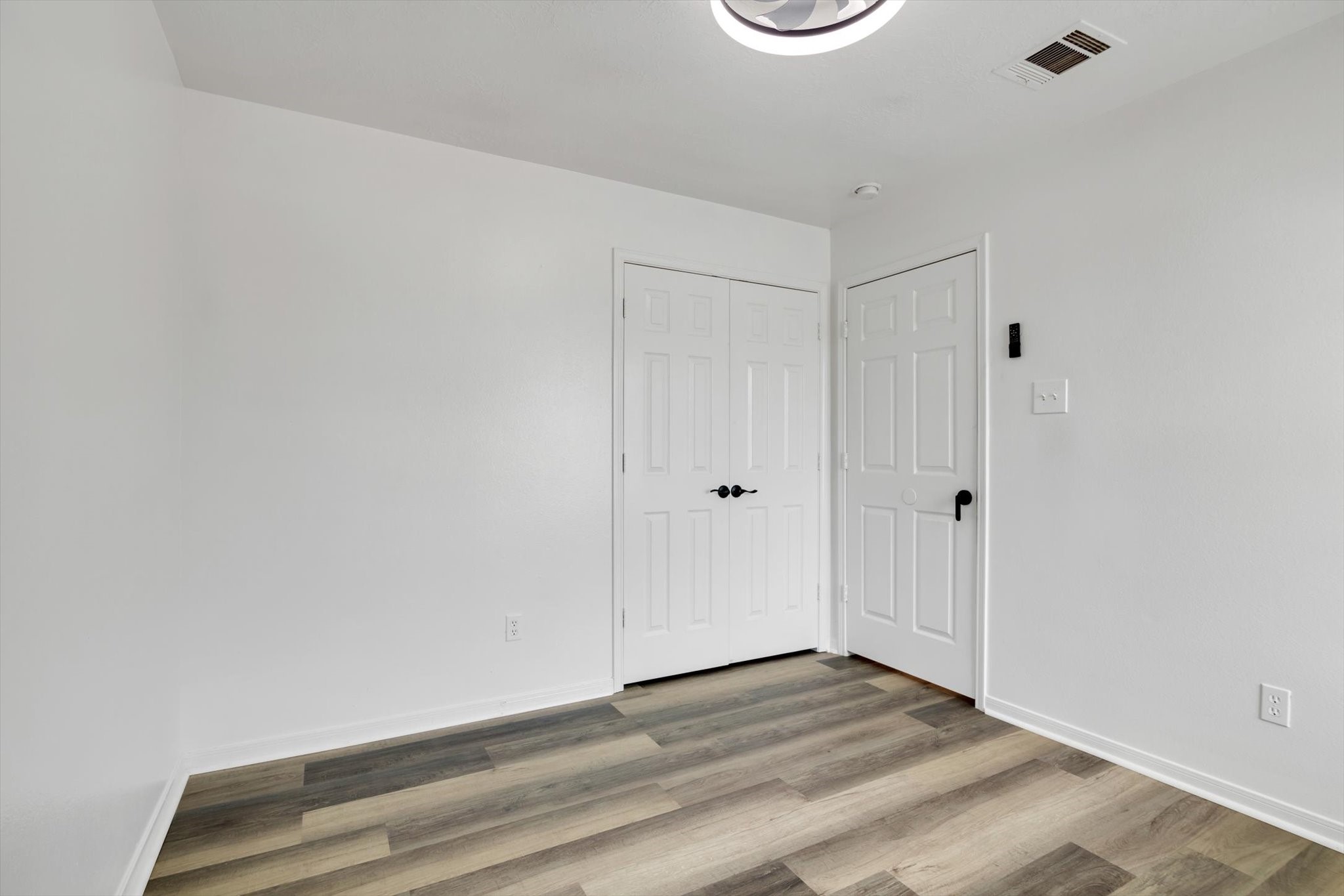 6933 Liverpool Street, Unit A Houston, TX 77021 - Photo 34 of 49 a view of an empty room