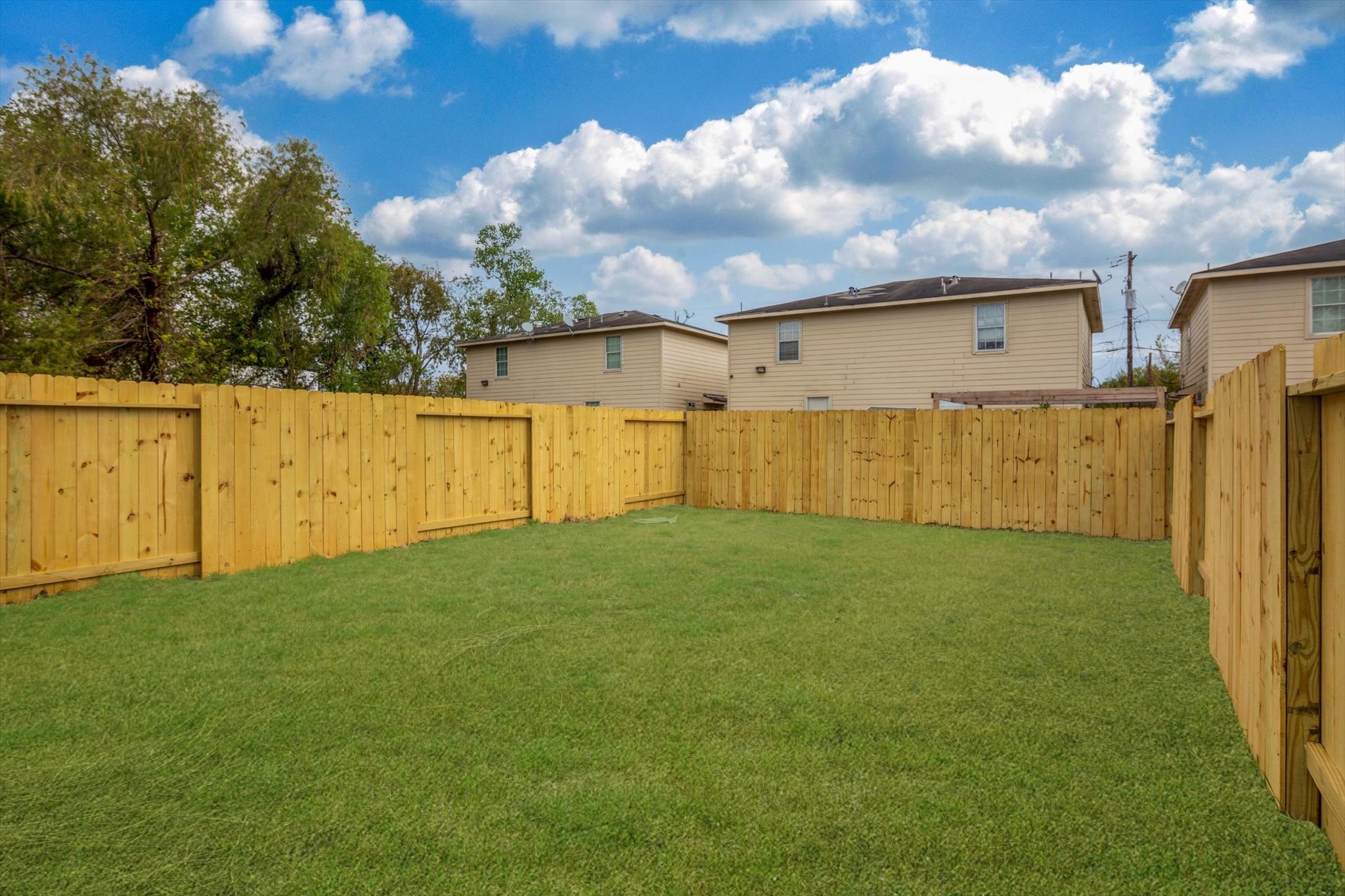 6933 Liverpool Street, Unit A Houston, TX 77021 - Photo 46 of 49 a view of a backyard