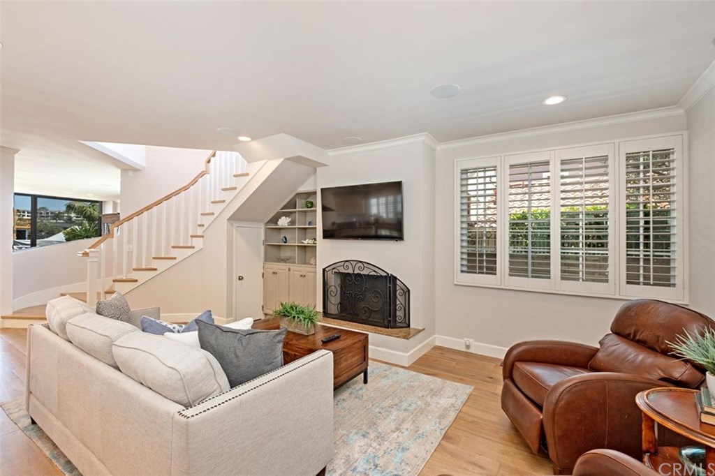 607 36th Street Newport Beach, CA 92663 - Photo 13 of 31