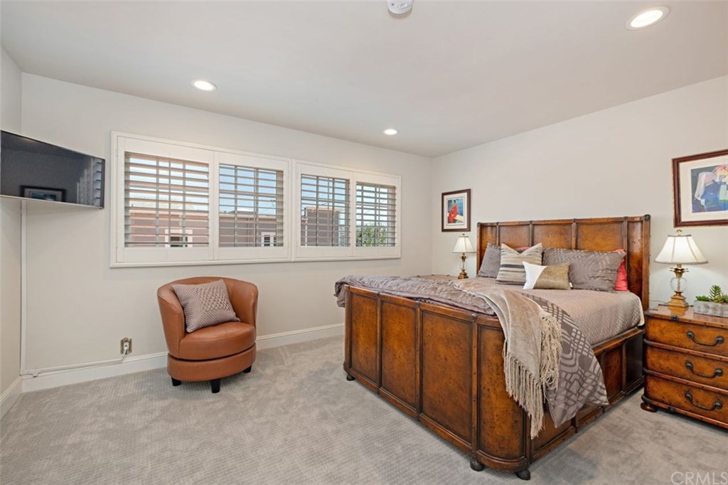 607 36th Street Newport Beach, CA 92663 - Photo 22 of 31