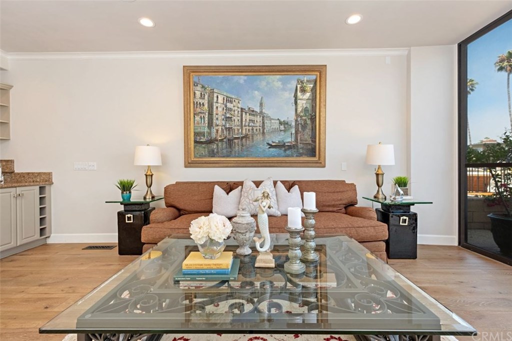 607 36th Street Newport Beach, CA 92663 - Photo 4 of 31