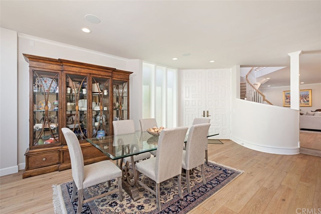 607 36th Street Newport Beach, CA 92663 - Photo 8 of 31