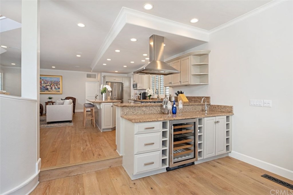 607 36th Street Newport Beach, CA 92663 - Photo 9 of 31