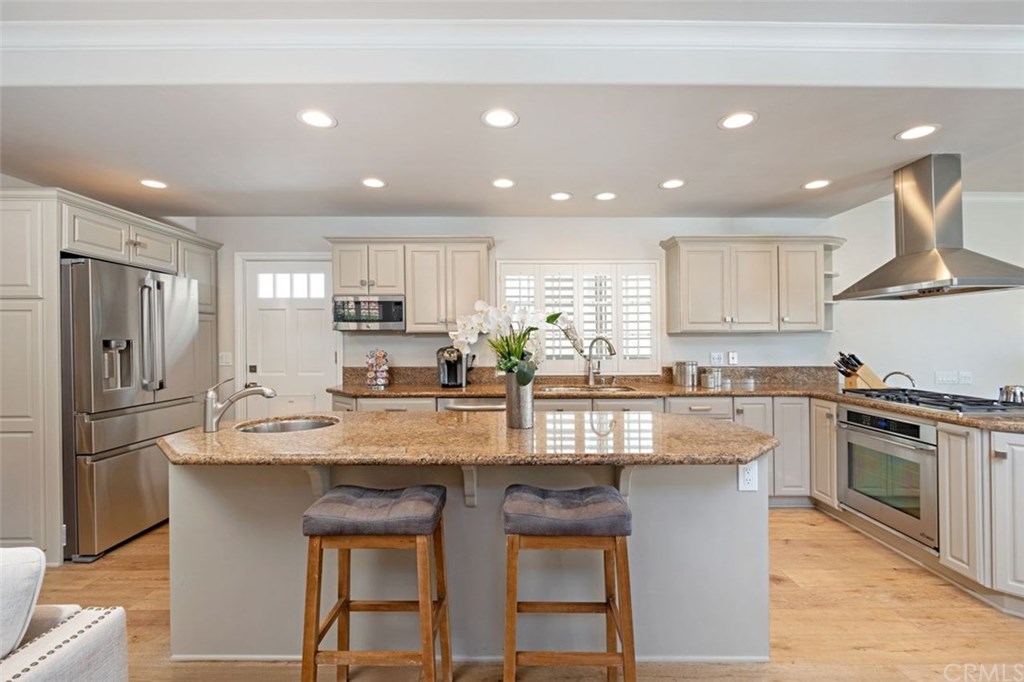 607 36th Street Newport Beach, CA 92663 - Photo 10 of 31