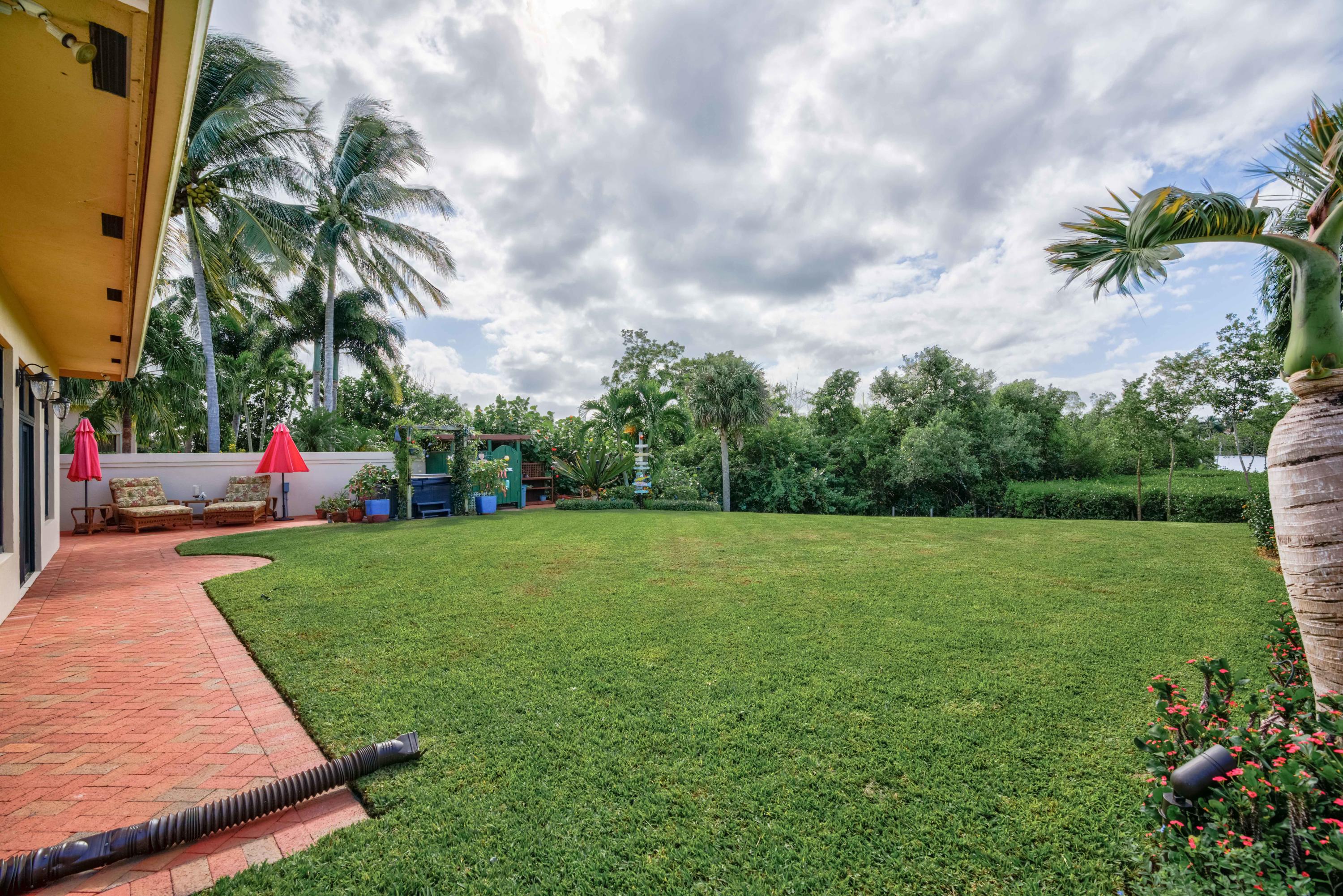 332 River Edge Road Jupiter, FL 33477 - Photo 29 of 103 Beautiful Yard