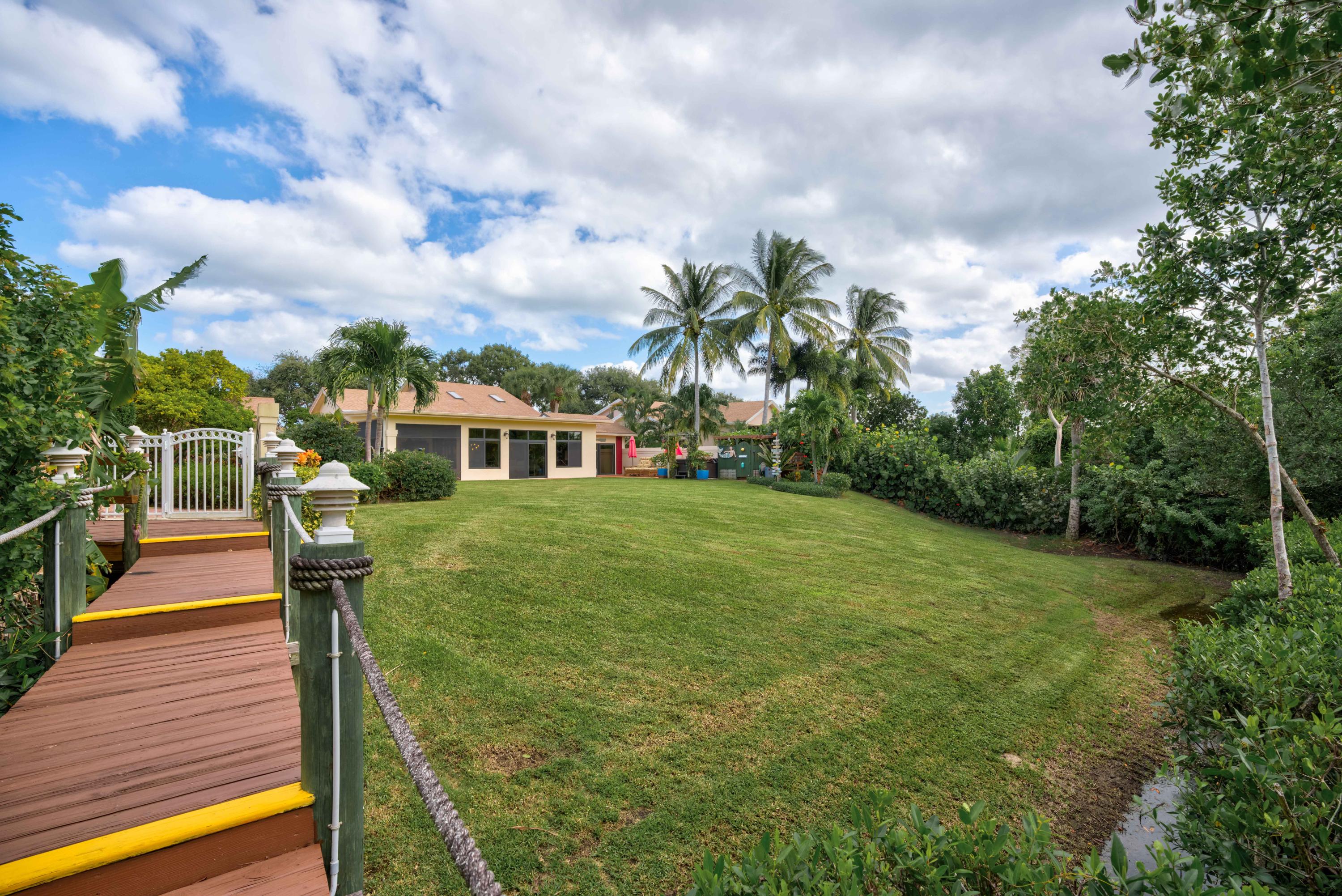 332 River Edge Road Jupiter, FL 33477 - Photo 35 of 103 Back Yard