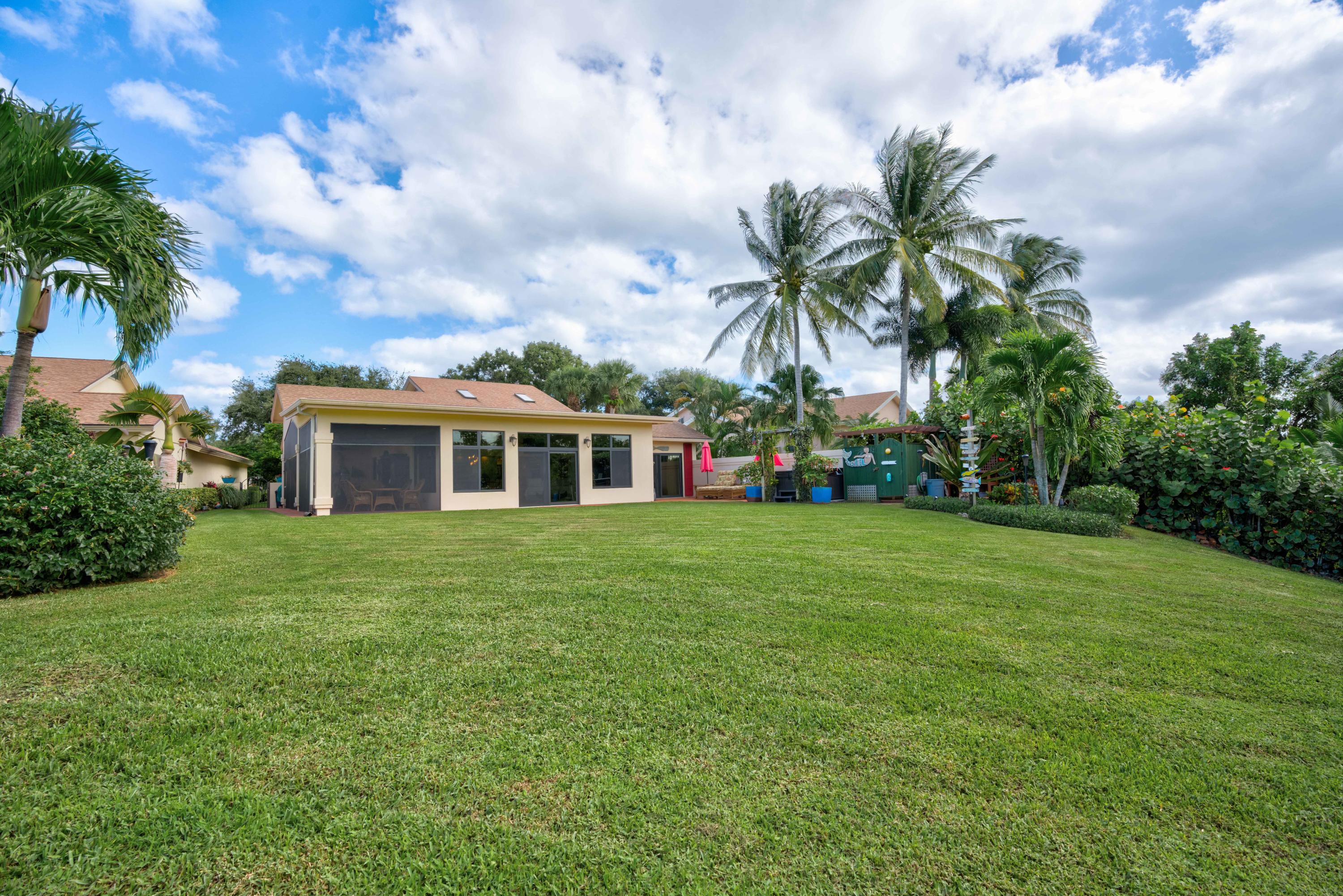 332 River Edge Road Jupiter, FL 33477 - Photo 8 of 103 46__mlp2828_29_30_31_32