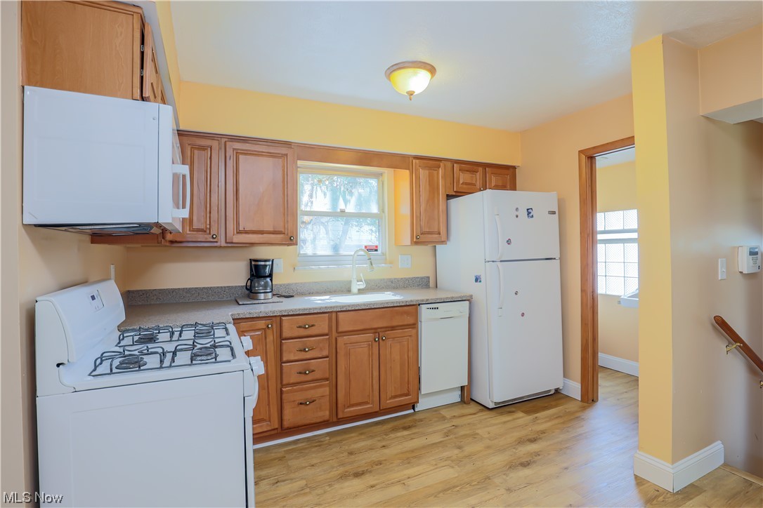 3018 Albion Road Cleveland, OH 44120 - Photo 9 of 30 Kitchen