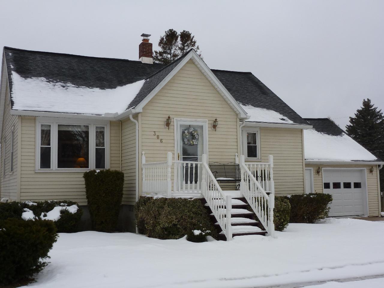 306 Parson Street Alpena, MI 49707 - Photo 1 of 14 Gallery Image 1