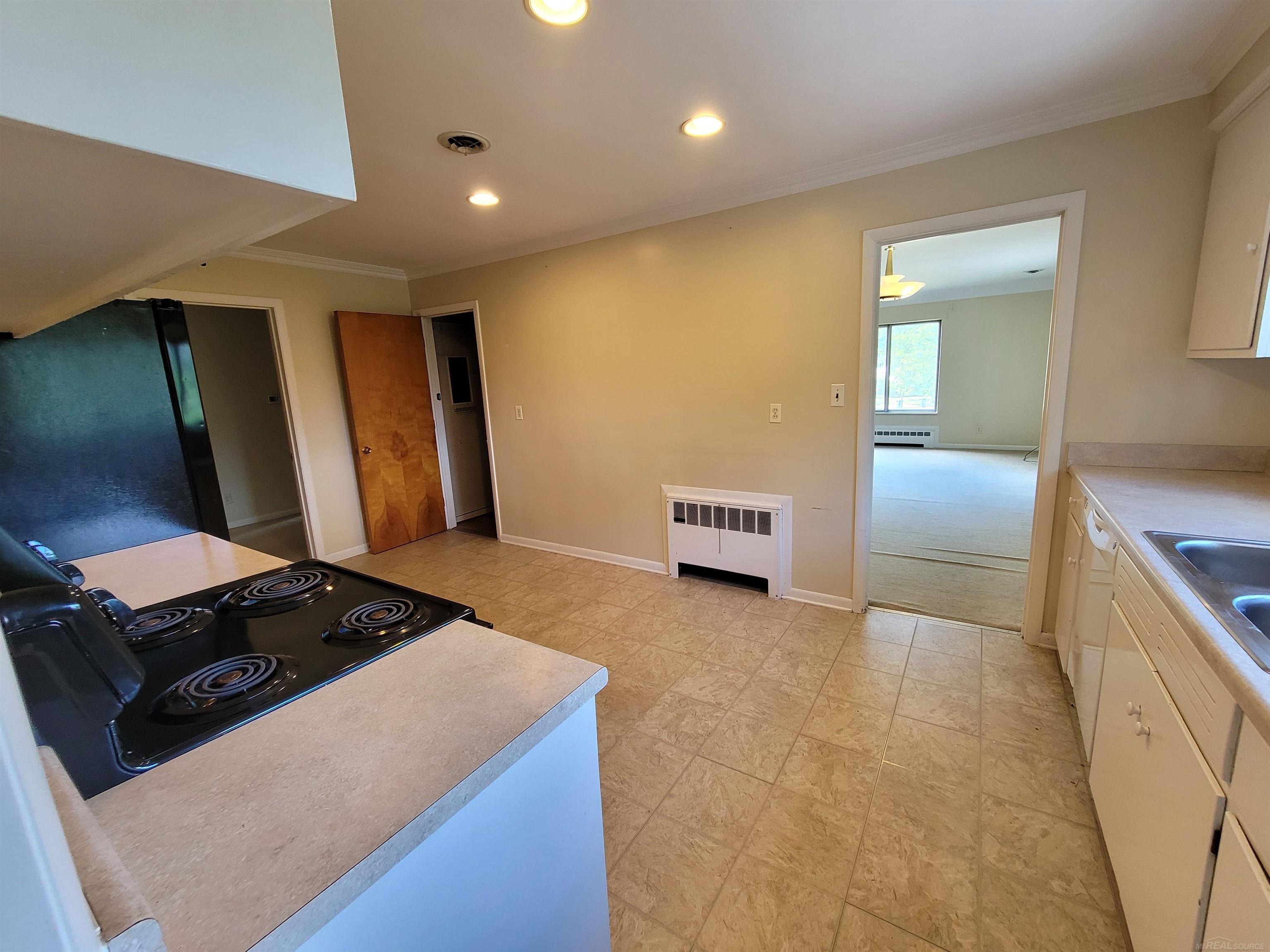 15818 Windmill Point Grosse Pointe, MI 48230 - Photo 8 of 29