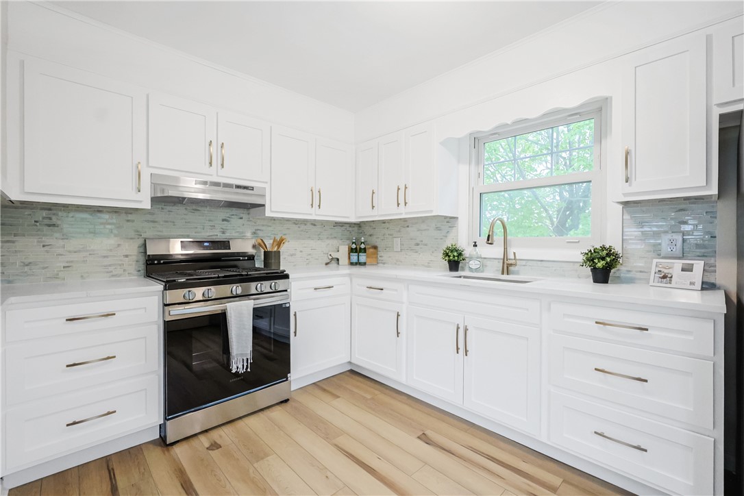 7 Maggio Street Westerly, RI 02891 - Photo 2 of 14